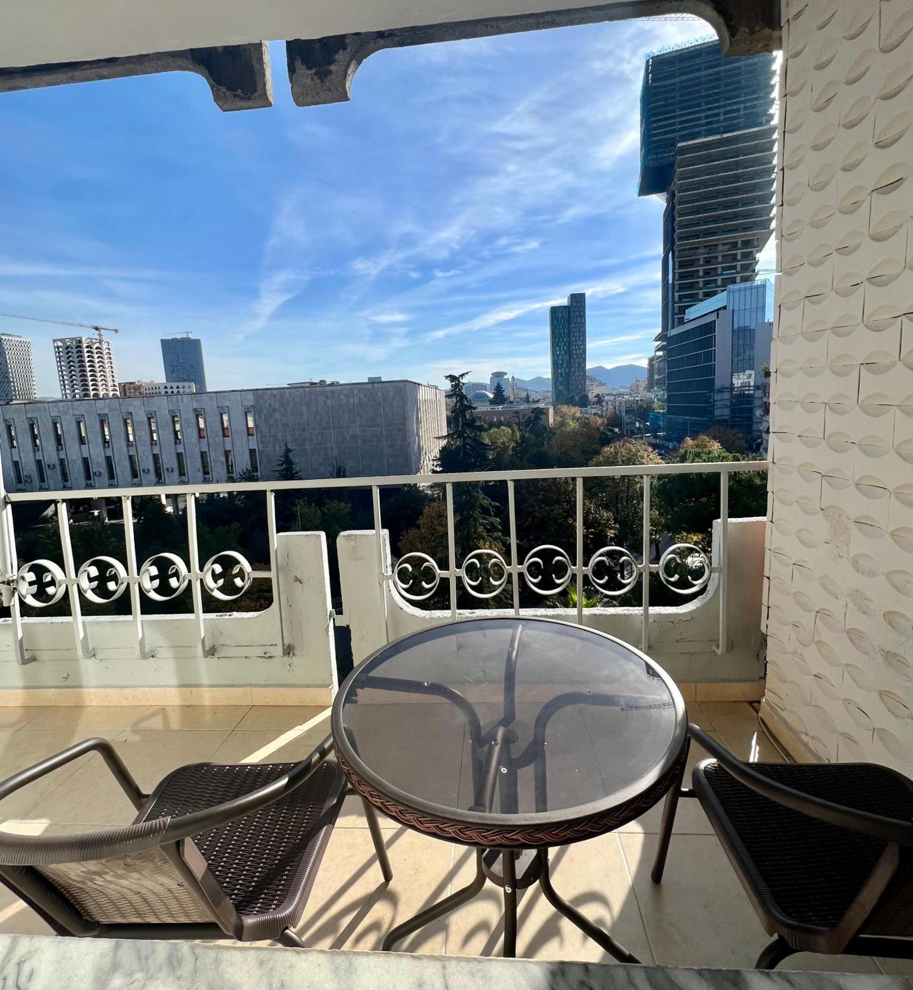 Apartment In Skanderbeg Square - Tirana Center 2 Luaran gambar